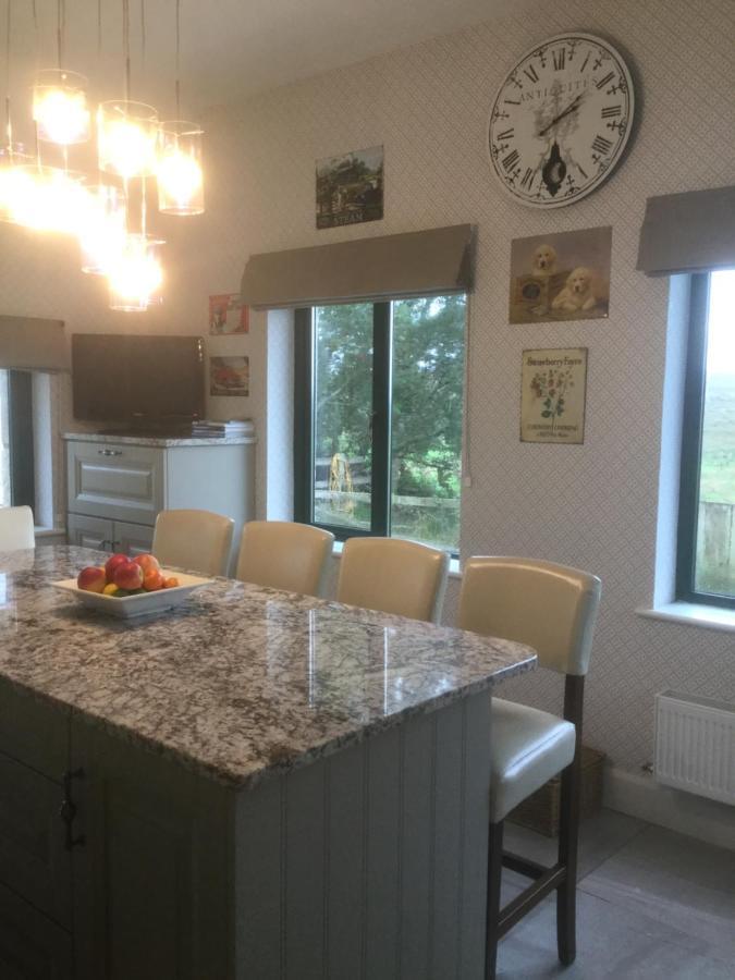 Tullybeggs B&B Clifden Bagian luar foto
